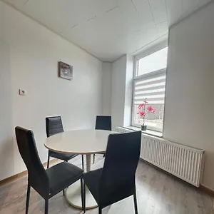 Charbonnel 1 B Charleroi-airport Apartamento